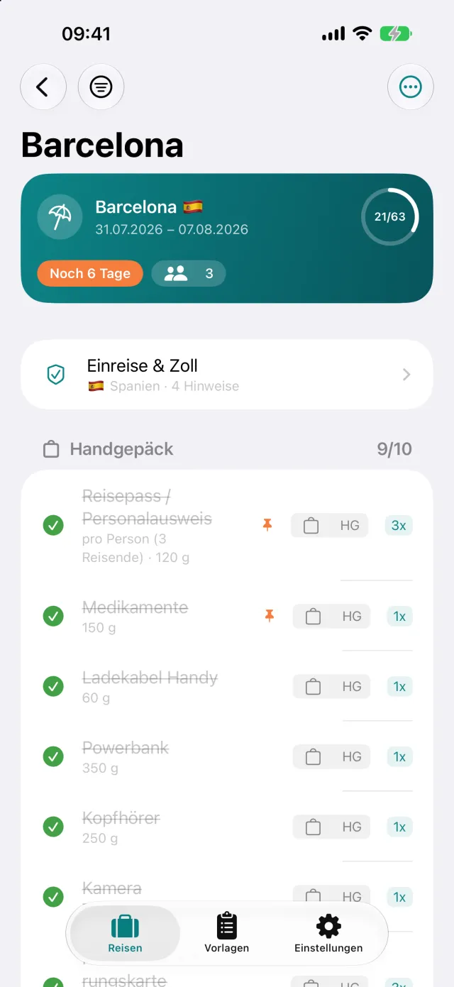 Die Packliste nach Gepäckstück, mit Menge je Person und Gewicht am Artikel.